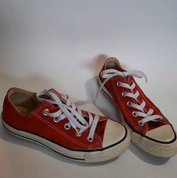 Red Low Cut Converse Sneakers - Picture 3 of 3
